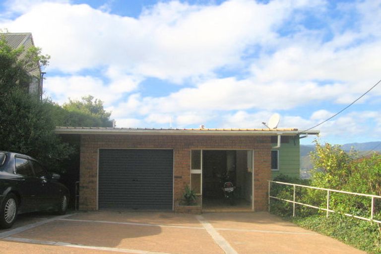 Photo of property in 142 Normandale Road, Normandale, Lower Hutt, 5010