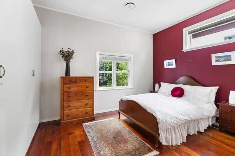 Photo of property in 20 Talavera Terrace, Kelburn, Wellington, 6012