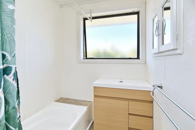 Photo of property in 5 Mortlake Street, Islington, Christchurch, 8042