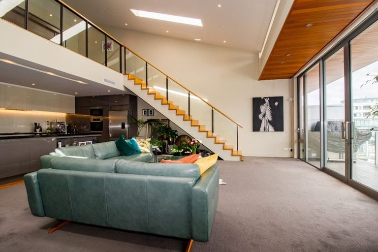 Photo of property in Clyde Quay Wharf, 3b/5 Clyde Quay Wharf, Te Aro, Wellington, 6011