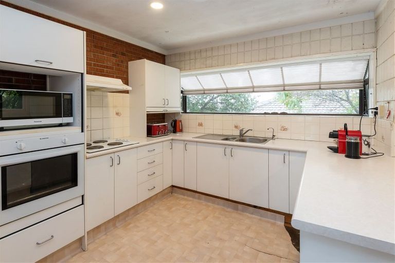 Photo of property in 4 La Perouse Street, Botany Downs, Auckland, 2010