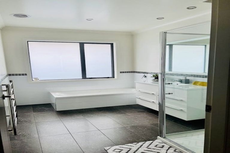 Photo of property in 32 Sumner Terrace, Aotea, Porirua, 5024