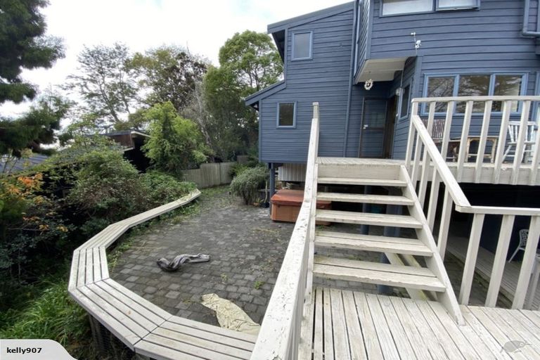 Photo of property in 60 Cheriton Road, Mellons Bay, Auckland, 2014