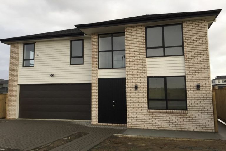 Photo of property in 19 Hakinakina Drive, Flat Bush, Auckland, 2019