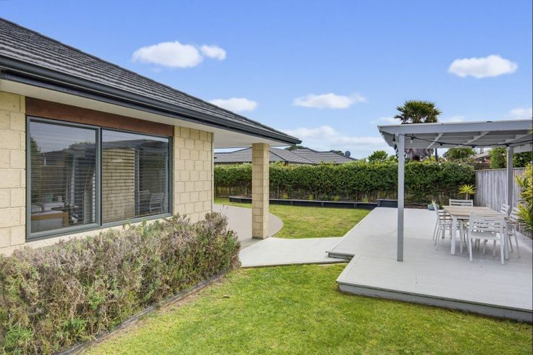 Photo of property in 1 William Noel Place, Waikanae Beach, Waikanae, 5036