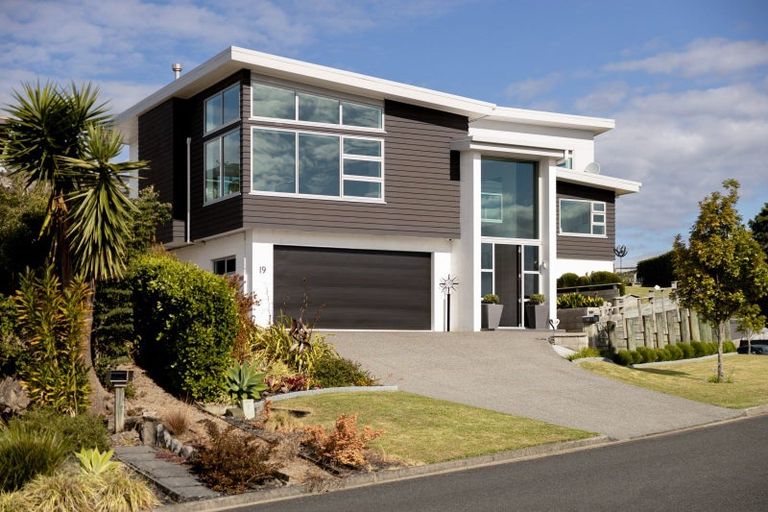 Photo of property in 19 Utopia Park Heights, Welcome Bay, Tauranga, 3112