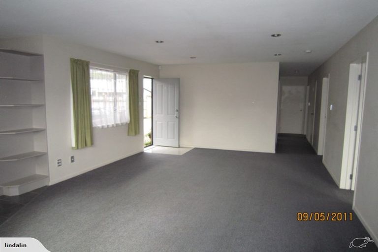 Photo of property in 27a Don Buck Road, Massey, Auckland, 0614