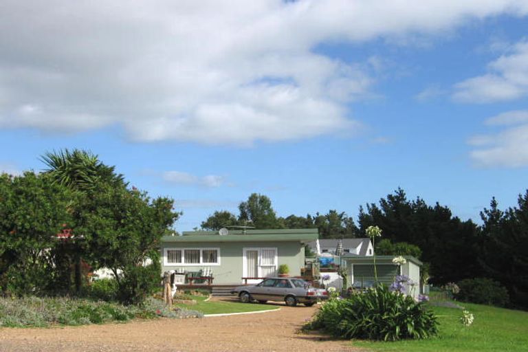 Photo of property in 61 Junction Road, Palm Beach, Waiheke Island, 1081