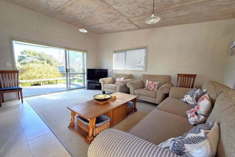 Photo of property in 102 Sands Crescent, Matarangi, Whitianga, 3592