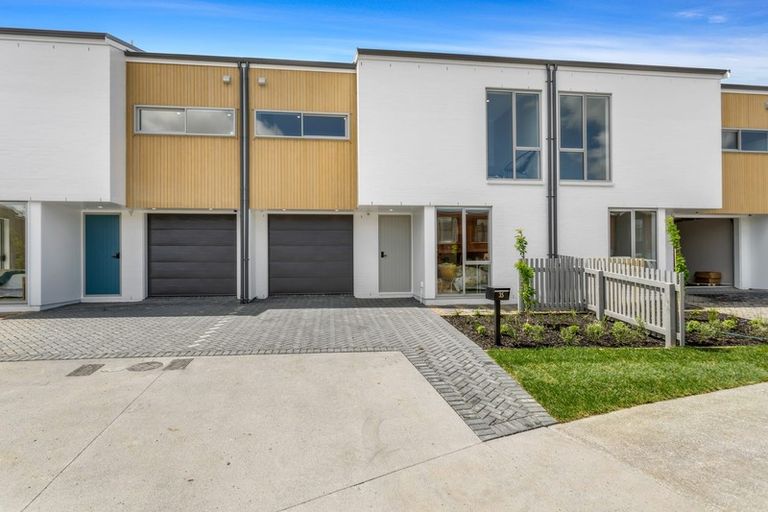 Photo of property in 35 Roundel Crescent, Whenuapai, Auckland, 0618