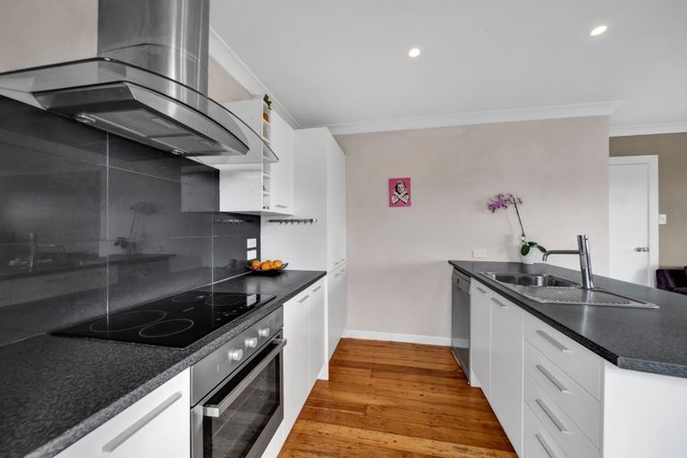 Photo of property in 281 Tukapa Street, Hurdon, New Plymouth, 4310