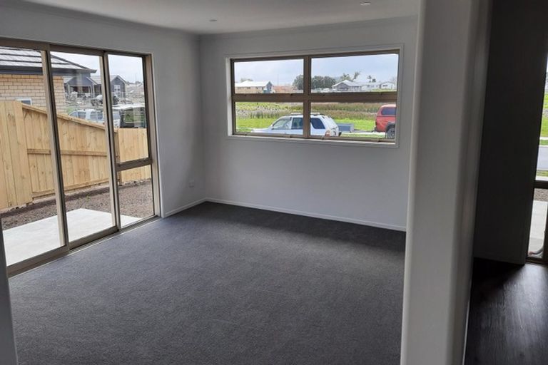 Photo of property in 91 Kaurinui Crescent, One Tree Point, 0118