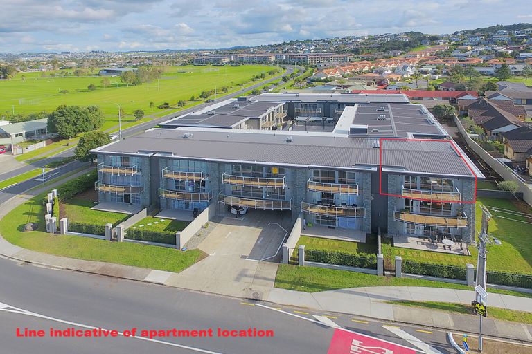 Photo of property in 305/252 Centreway Road, Orewa, 0931