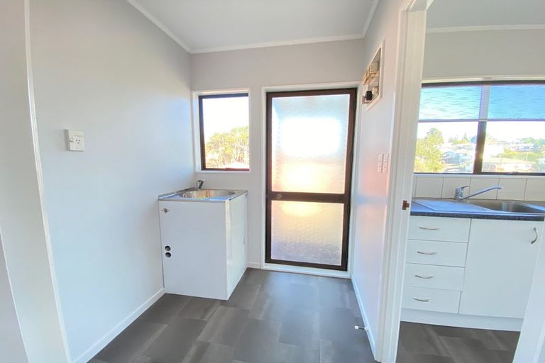 Photo of property in 25 Alidade Place, Massey, Auckland, 0614