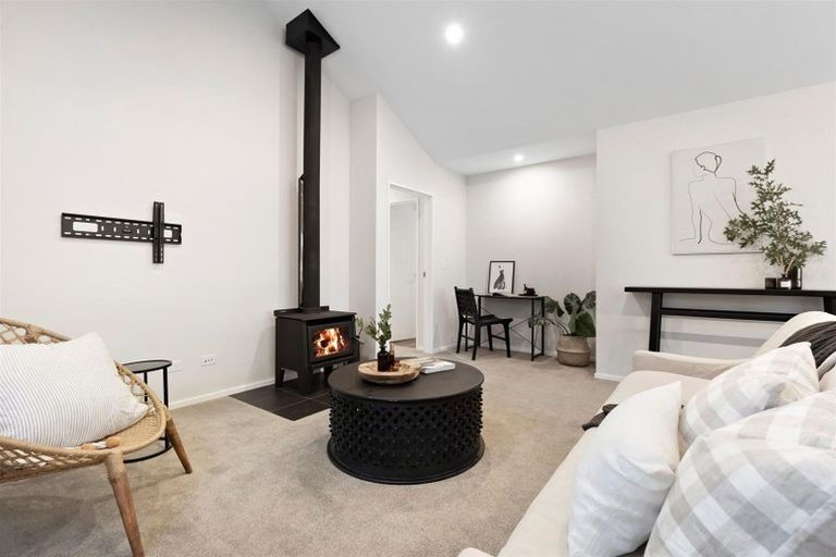 Photo of property in 26 Mount Creighton Crescent, Wanaka, 9305