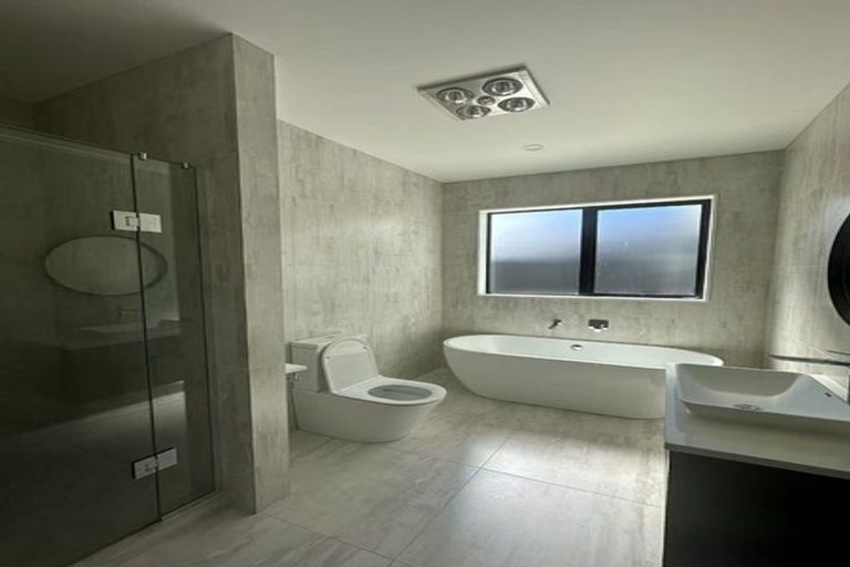 Photo of property in 17 Babina Avenue, Kumeu, 0810