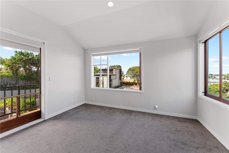 Photo of property in 60 Kohimarama Road, Kohimarama, Auckland, 1071