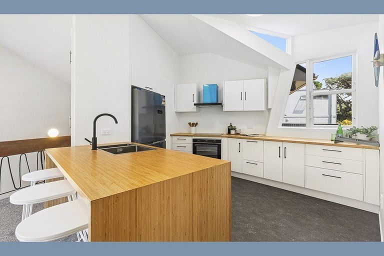 Photo of property in 22 Quebec Street, Kingston, Wellington, 6021