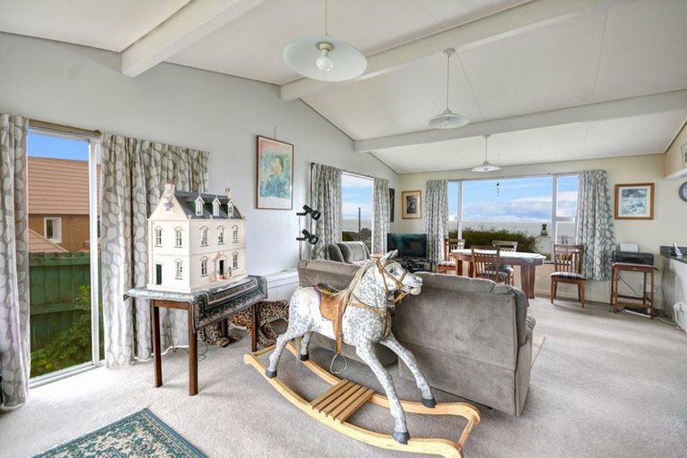 Photo of property in 14 Winston Place, Kew, Dunedin, 9012