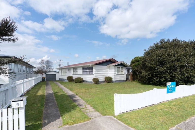 Photo of property in 9 Rosalind Street, Deanwell, Hamilton, 3206