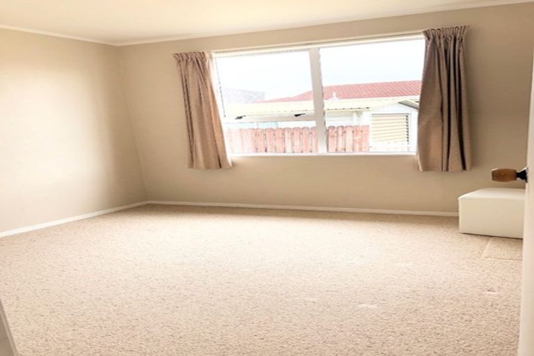 Photo of property in 1/6 Penion Drive, Flat Bush, Auckland, 2023