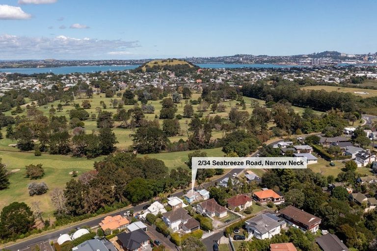 Photo of property in 2/34 Seabreeze Road, Narrow Neck, Auckland, 0624