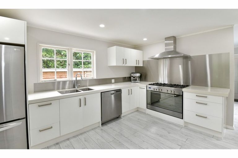 Photo of property in 11a Milton Road, Orewa, 0931