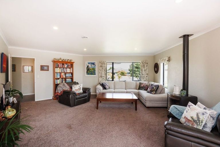 Photo of property in 147 Pacific Drive, Fitzherbert, Palmerston North, 4410