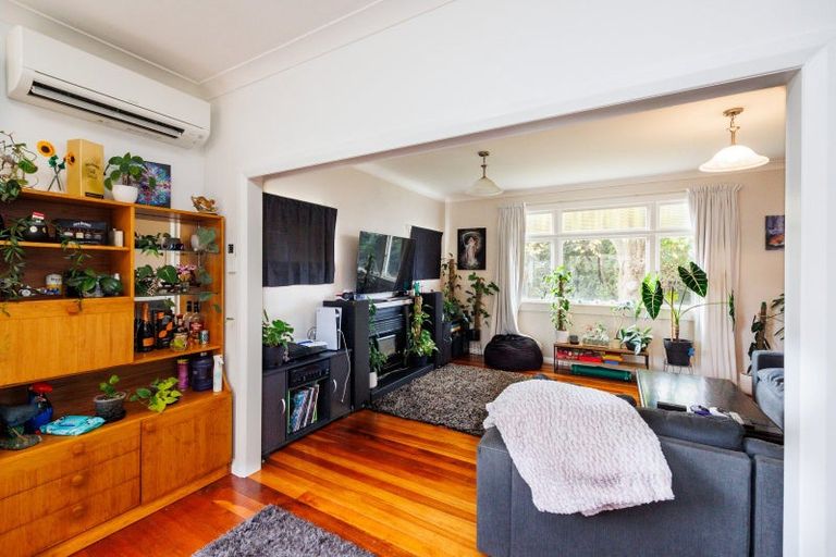 Photo of property in 60 Seddon Street, Takaro, Palmerston North, 4412