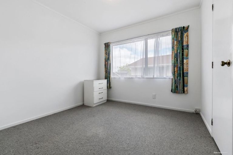 Photo of property in 143 Botany Road, Botany Downs, Auckland, 2010