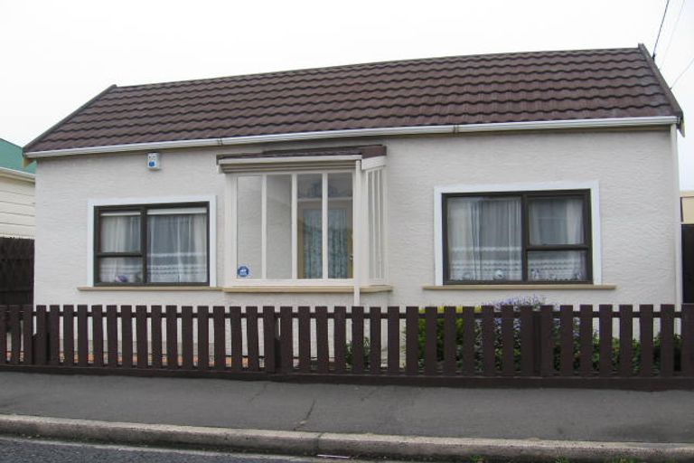 Photo of property in 17 Bathgate Street, South Dunedin, Dunedin, 9012