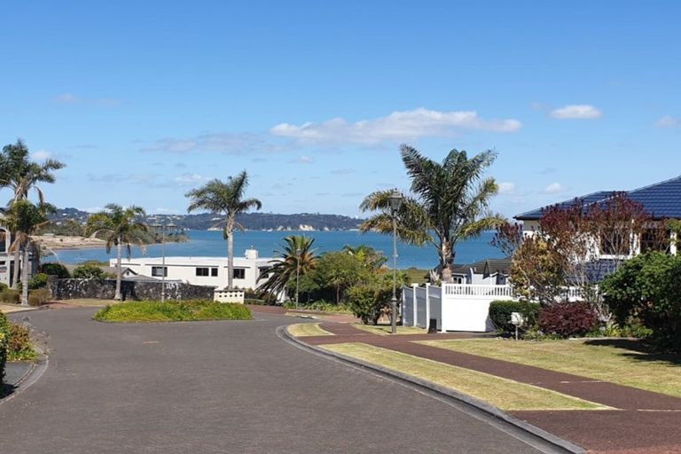 Photo of property in 9 Bocage Lane, West Harbour, Auckland, 0618