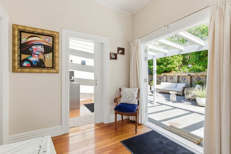Photo of property in 500 Evans Bay Parade, Hataitai, Wellington, 6021