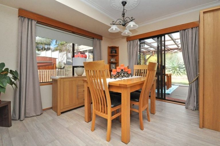 Photo of property in 1/18 Manuwai Road, Torbay, Auckland, 0630