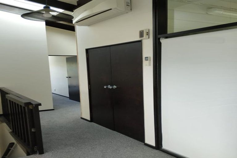 Photo of property in 19 Carluke Street, Paparangi, Wellington, 6037