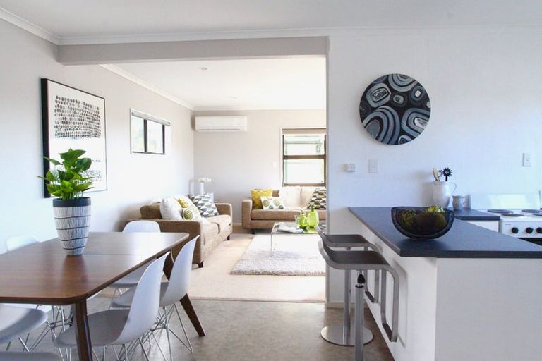 Photo of property in 42 Elliston Crescent, Stanmore Bay, Whangaparaoa, 0932