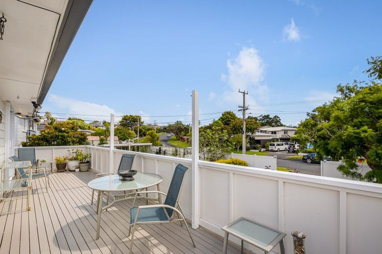 Photo of property in 31 Covil Avenue, Te Atatu South, Auckland, 0610