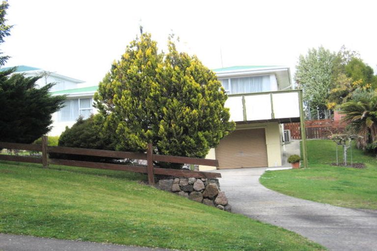 Photo of property in 52 Grand Vue Road, Kawaha Point, Rotorua, 3010