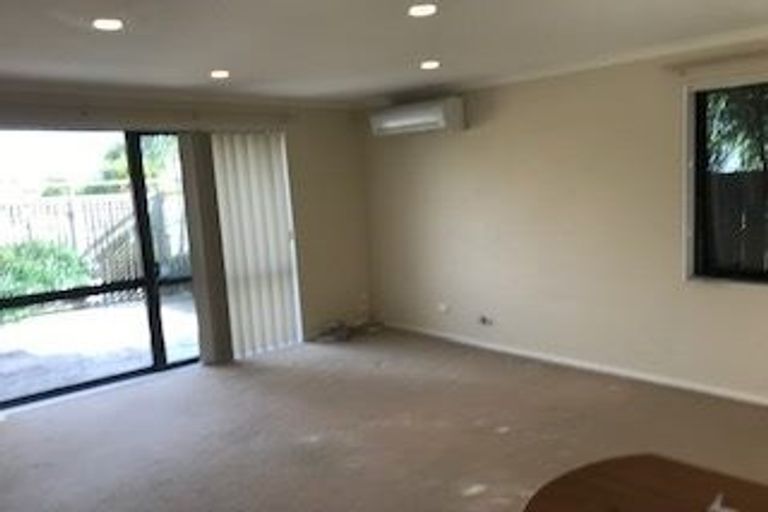 Photo of property in 9 Louvain Place, Greenhithe, Auckland, 0632