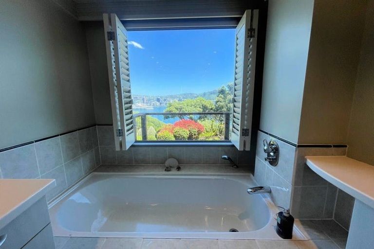 Photo of property in Beau Port Apartments, 30 The Crescent, Roseneath, Wellington, 6011