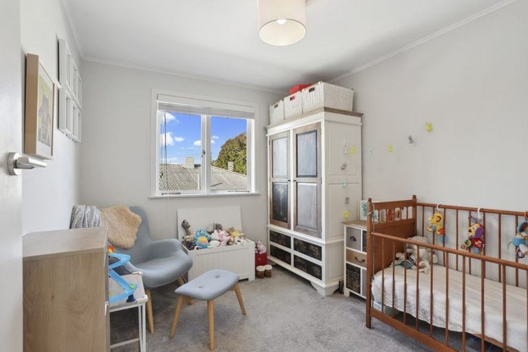 Photo of property in 11 Tahi Terrace, Glen Eden, Auckland, 0602