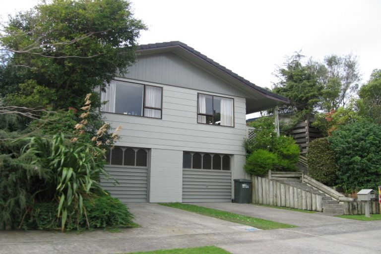 Photo of property in 4 Heathcote Place, Fitzherbert, Palmerston North, 4410