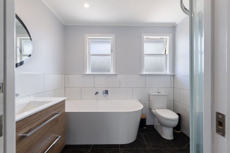 Photo of property in 25 Battersea Place, Roslyn, Palmerston North, 4414