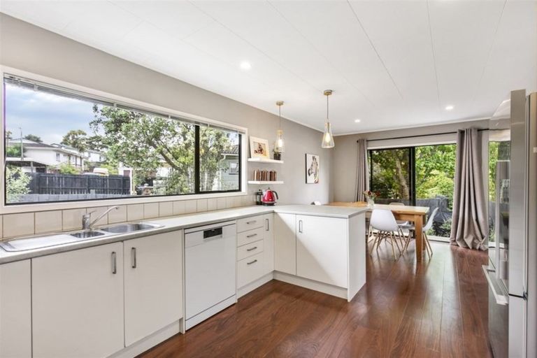 Photo of property in 22 Spargo Road, Massey, Auckland, 0614