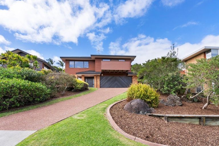 Photo of property in 24 Bayside Drive, Browns Bay, Auckland, 0630
