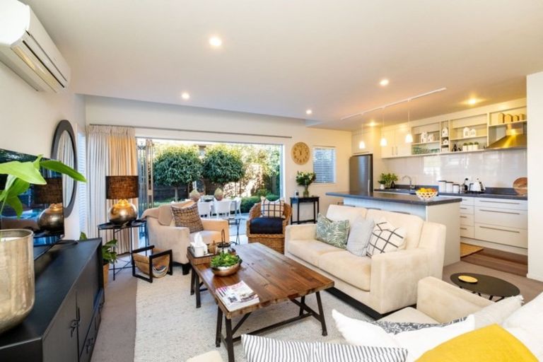 Photo of property in 12 Winston Lane, Ahuriri, Napier, 4110