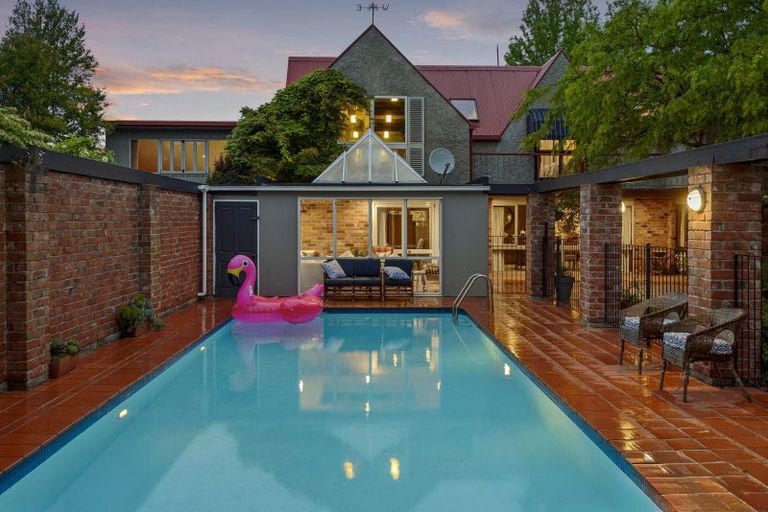 Photo of property in 15a Clyde Road, Upper Riccarton, Christchurch, 8041