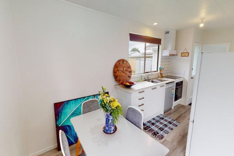 Photo of property in 24 Fergusson Street, Marton, 4710