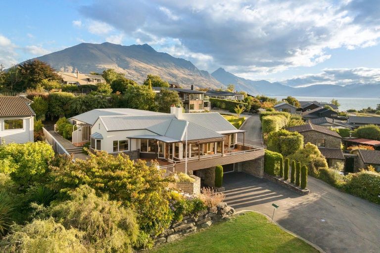 Photo of property in 732 Peninsula Road, Kelvin Heights, Queenstown, 9300