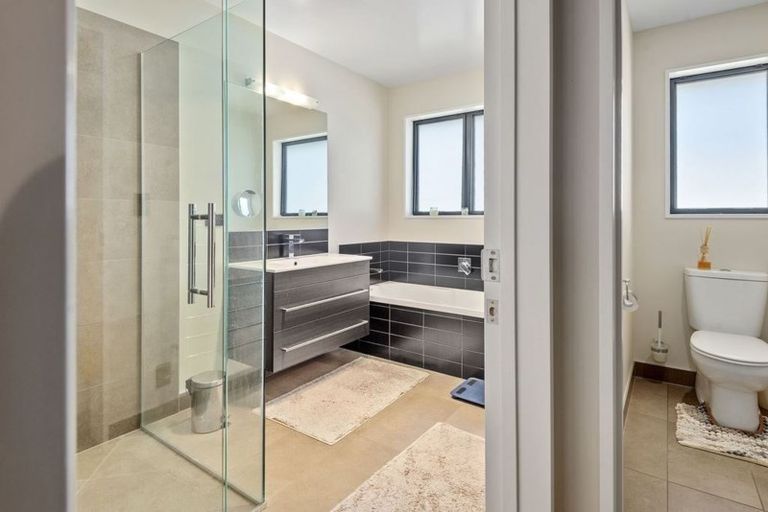 Photo of property in 8 Erin Jane Place, One Tree Point, 0118